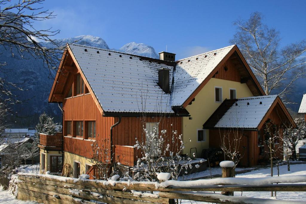 Haus Hepi B&B Obertraun Exterior photo